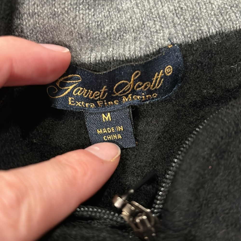 ⭐️3/$10 - sweater - Picture 2 of 2